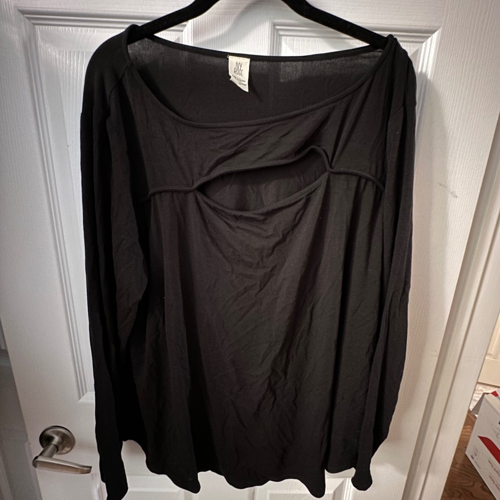 Ivy Rosé Black Long Sleeve Cutout Top – Size 2X – Made in Canada - never worn